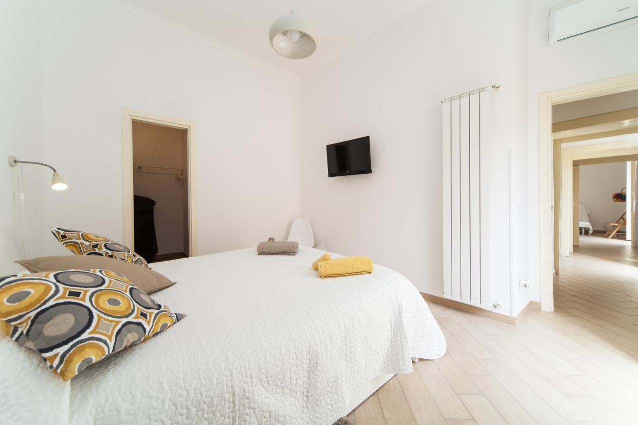 Napoli Centro Suite - Duomo Apartment エクステリア 写真